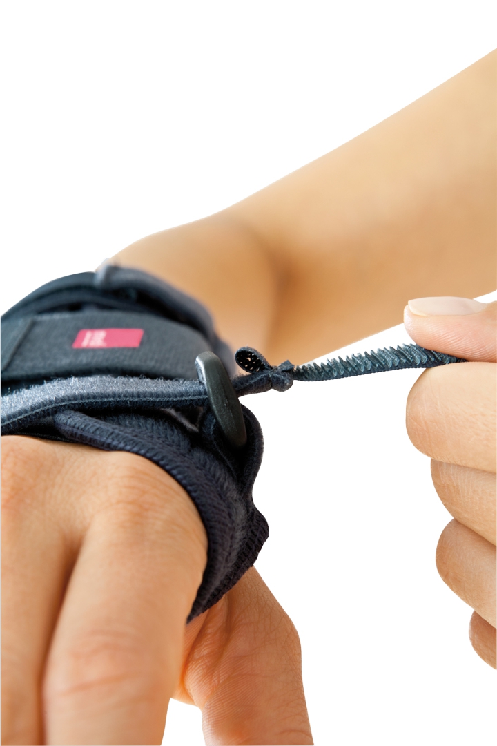 Ортез на лучезапястный сустав R022 Medi, умеренная фиксация купить в OrtoMir24